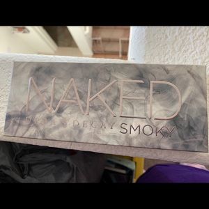 Urban Decay Naked Smoky Pallet